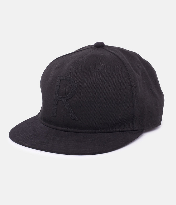LETTER CAP BLACK