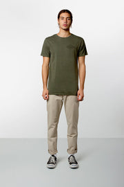 LABEL T-SHIRT DUSTED OLIVE