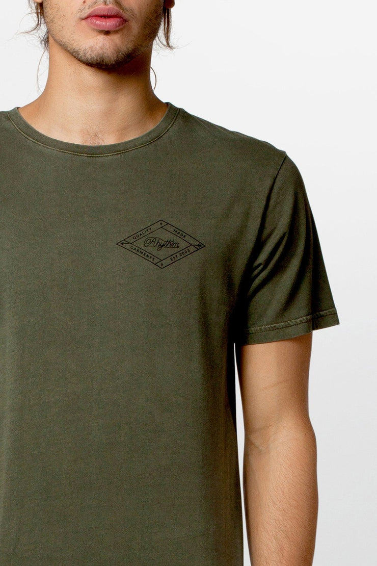 LABEL T-SHIRT DUSTED OLIVE