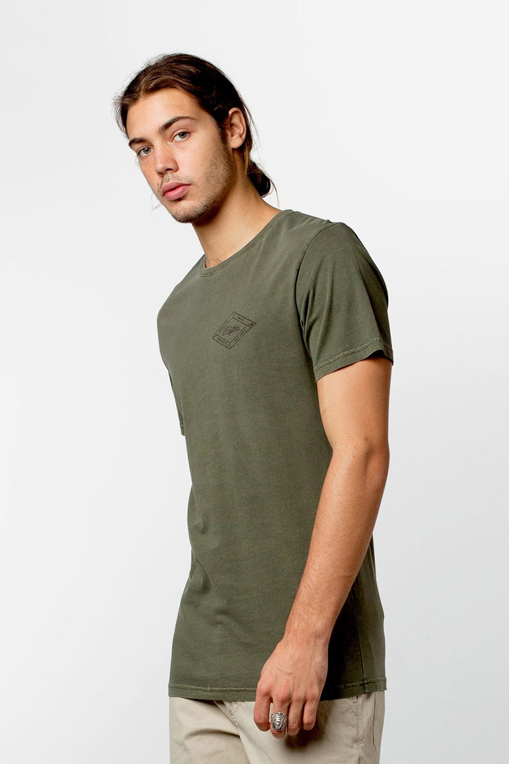 LABEL T-SHIRT DUSTED OLIVE
