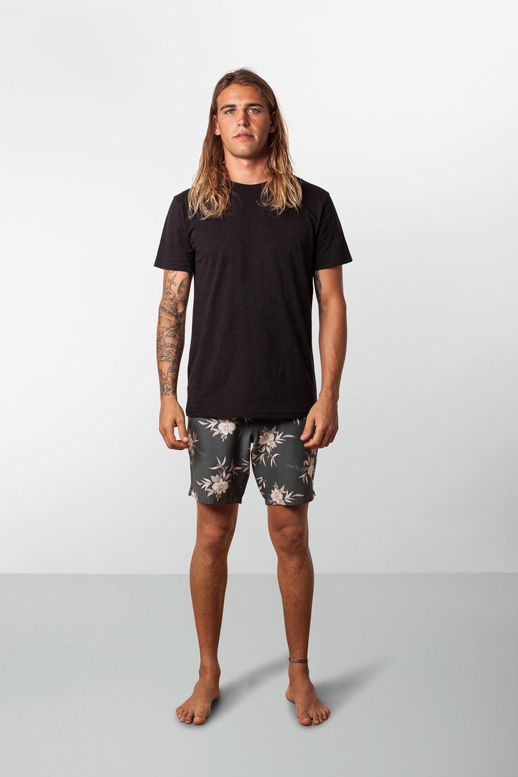 RHYTHM BARBADOS TRUNK BLACK MODEL FRONT