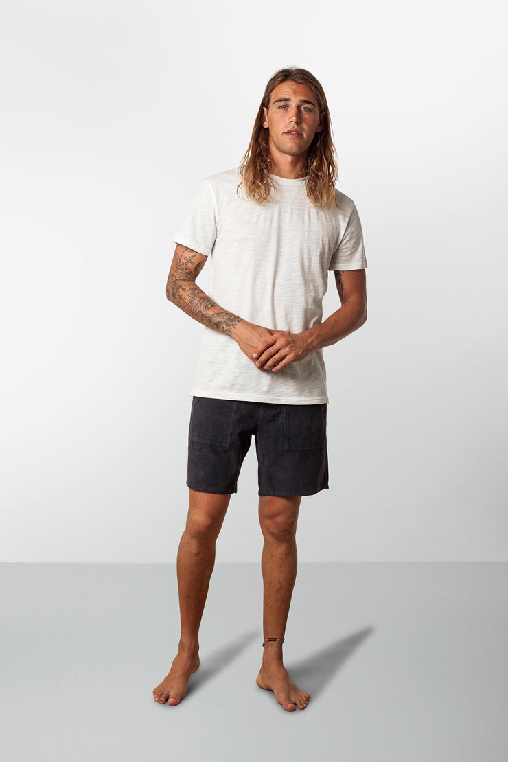 RHYTHM CORDUROY BUNKER WALKSHORT NAVY MODEL FRONT
