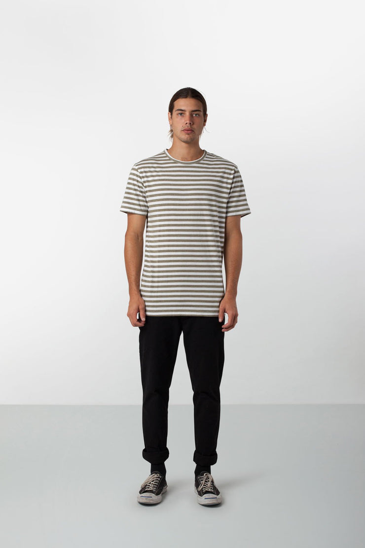 EVERYDAY STRIPE T-SHIRT CLASSIC OLIVE