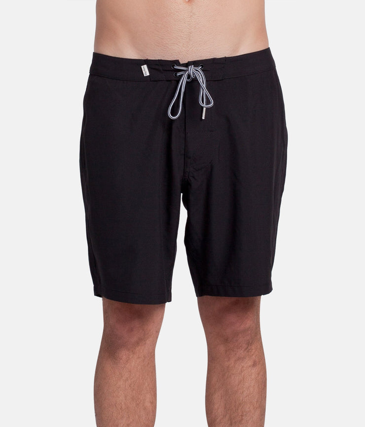 THE BLACK TRUNK BLACK
